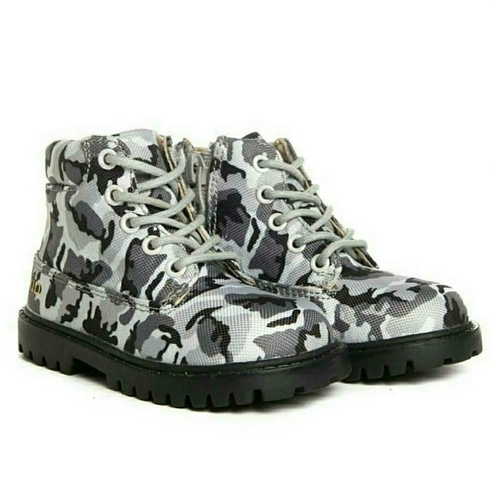 AKID Atticus Boots in Grey Camo